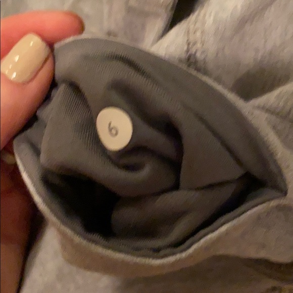 <SOLD> Lululemon leggings - Size 6 - Picture 2 of 2